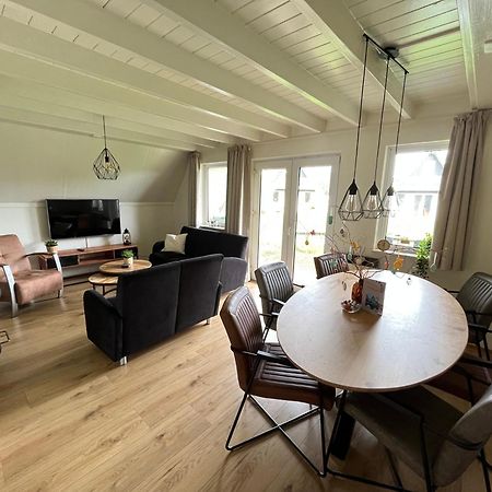 Vakantiepunt 142 - Moderne Vakantiewoning Aan Het Water! Gramsbergen エクステリア 写真